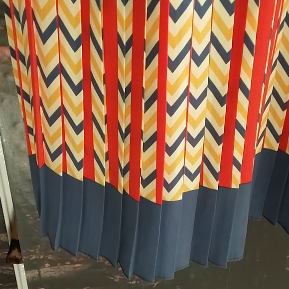 Modcloth 2x Chevron pleated shirt dress - Picture 5 of 7